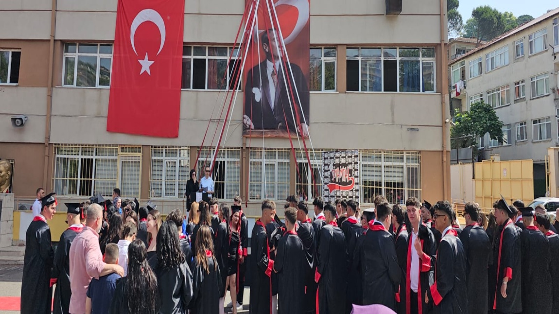 Şehit Murat Akdemir Ticaret Mesleki ve Teknik Anadolu Lisesi Fotoğrafı