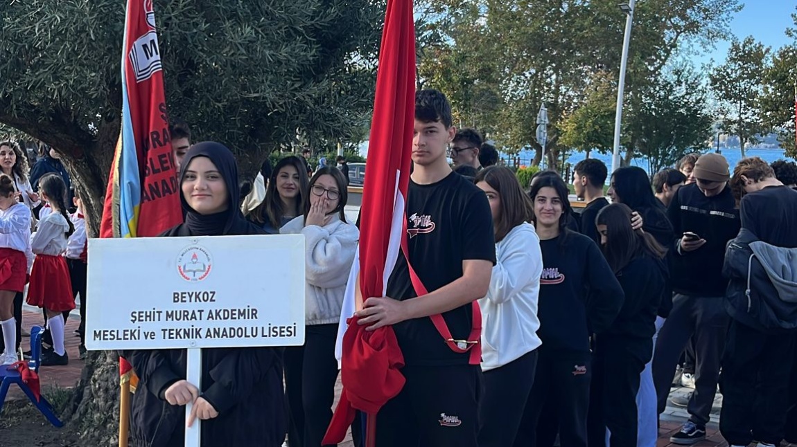 29 Ekim Cumhuriyet Bayramı Törenlerine katıldık. Cumhuriyet Bayramımızı kutladık.